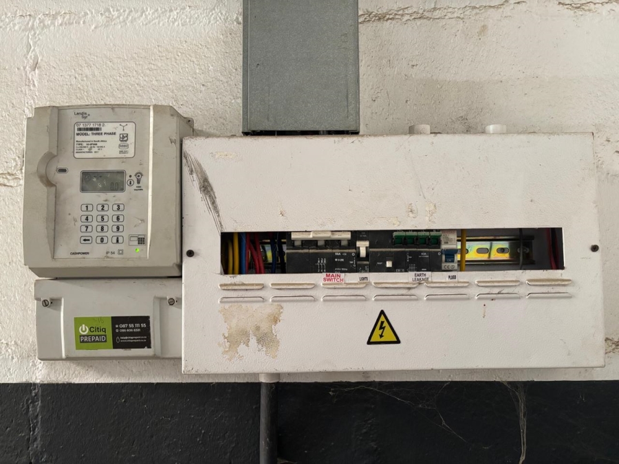 To Let commercial Property for Rent in Peerless Park Western Cape